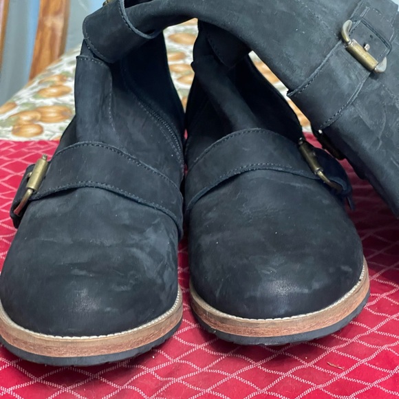 Fortress of Inca tall black leather buckle boots! SUNDANCE - Picture 6 of 8